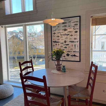 With A Loft In The Middle Of Center Apartment *